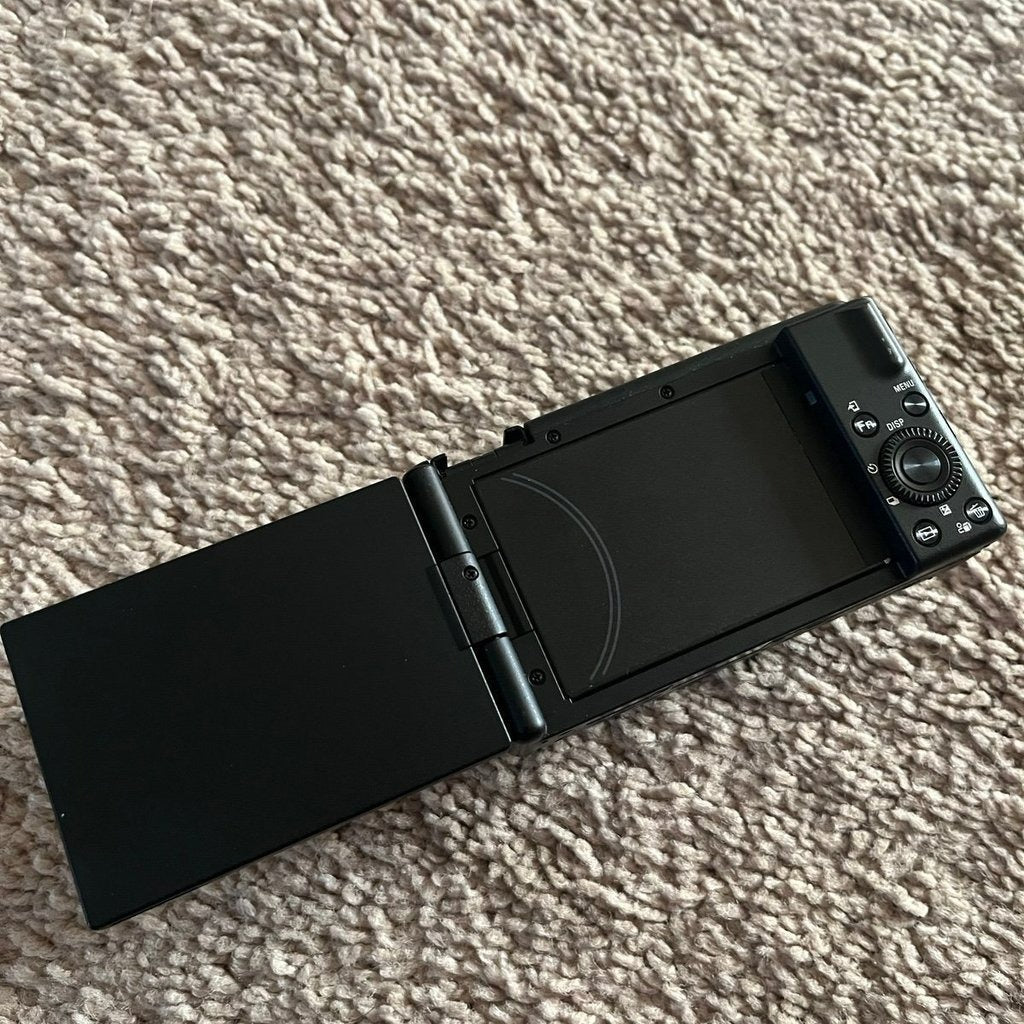 Nikon COOLPIX S6900 16MP Compact Digital Camera (Black) with Flip Screen and Wi-Fi 🍥 🎀📷