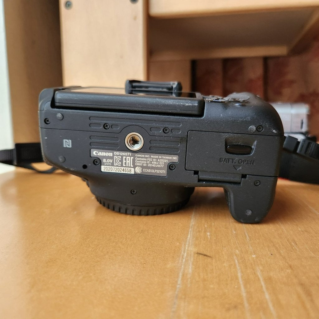 Canon EOS Rebel T6i / 750D Digital Camera with EF-S 18-55mm IS Lens 🍥 🎀📷