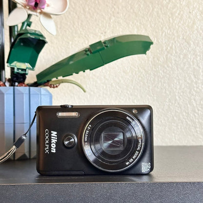 Nikon COOLPIX S6900 16MP Compact Digital Camera (Black) with Flip Screen and Wi-Fi 🍥 🎀📷