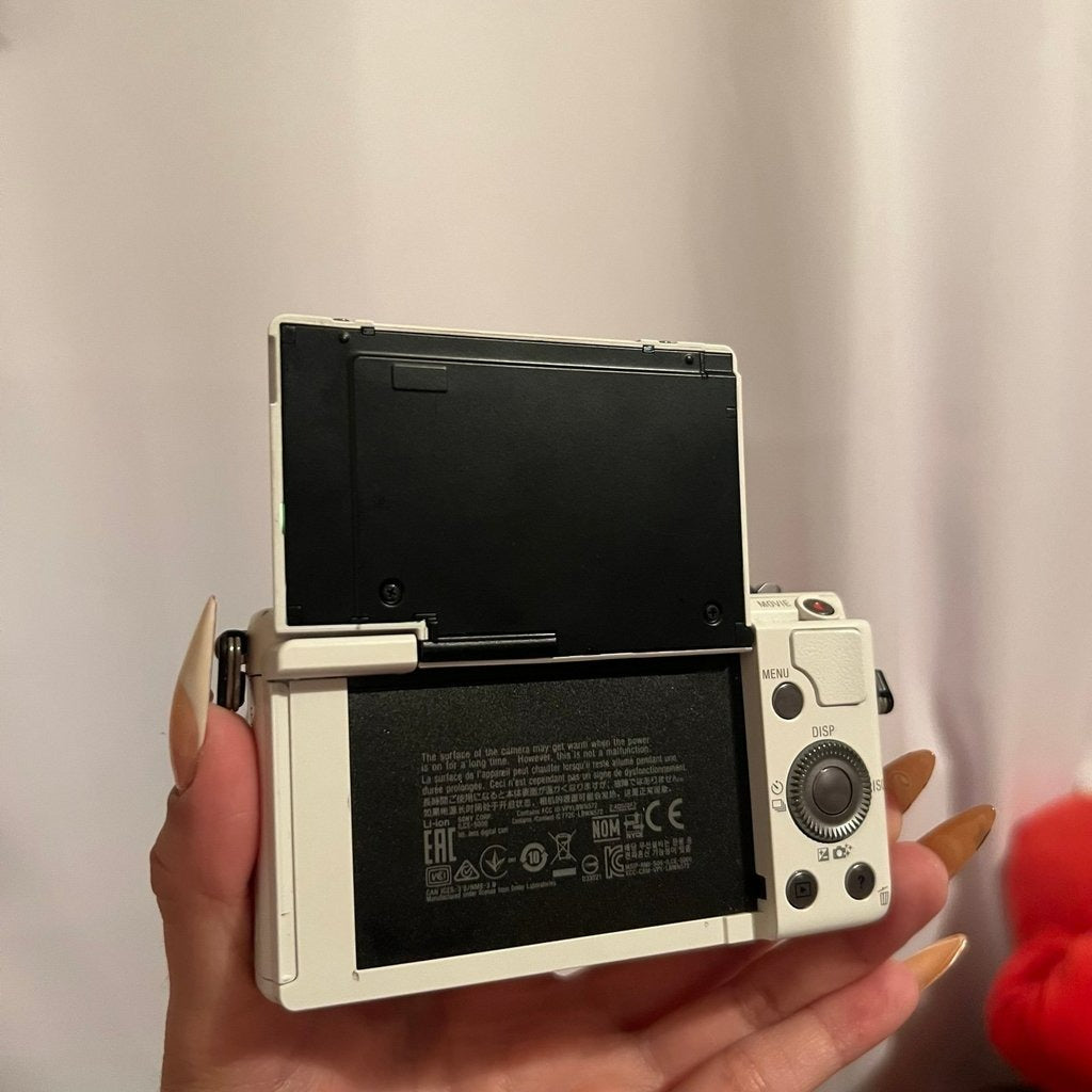 Used  Sony Alpha a5000 Mirrorless Digital Camera (White) with Kit Lens 🍥🎀📷