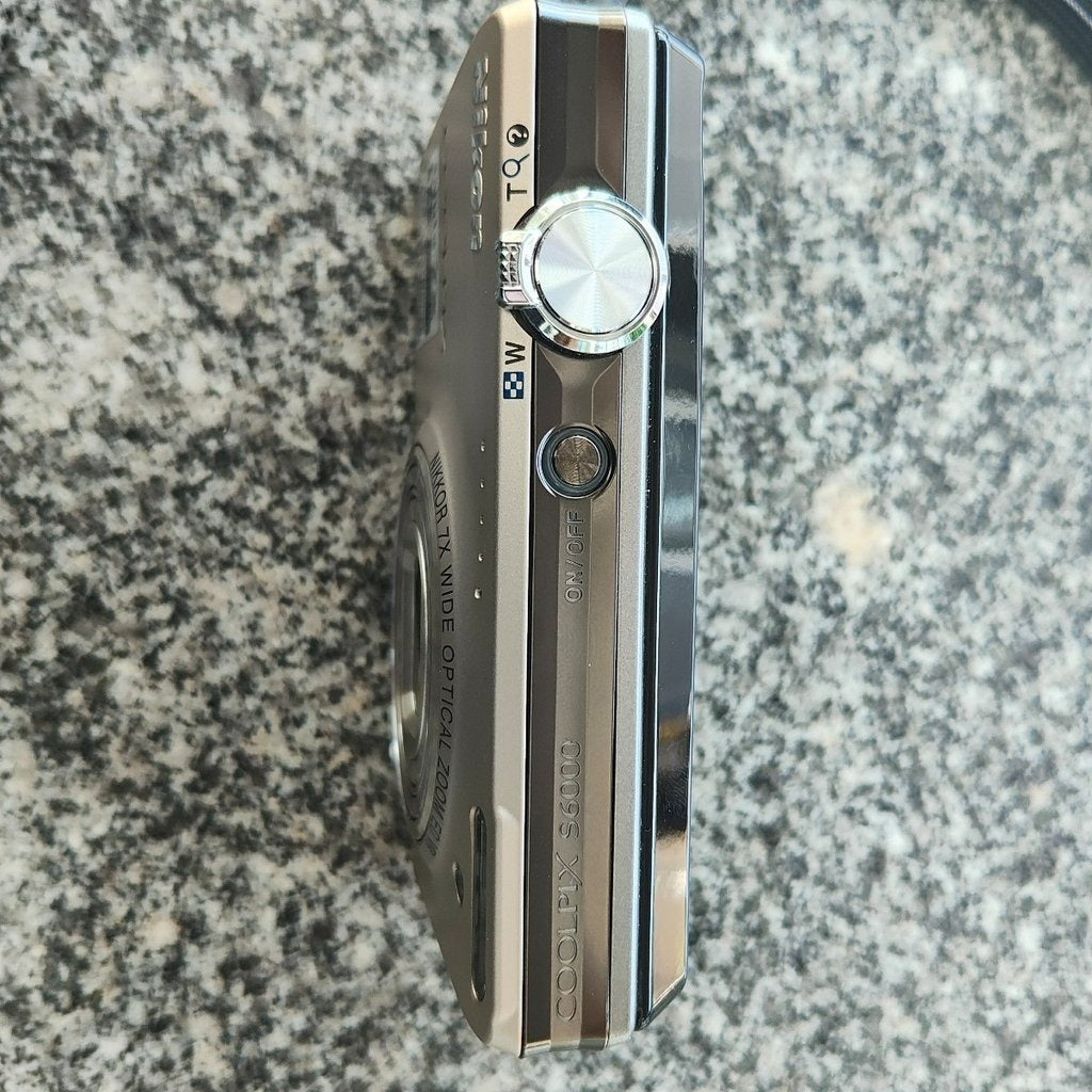 Nikon COOLPIX S6900 16MP Compact Digital Camera (Black) with Flip Screen and Wi-Fi 🍥 🎀📷