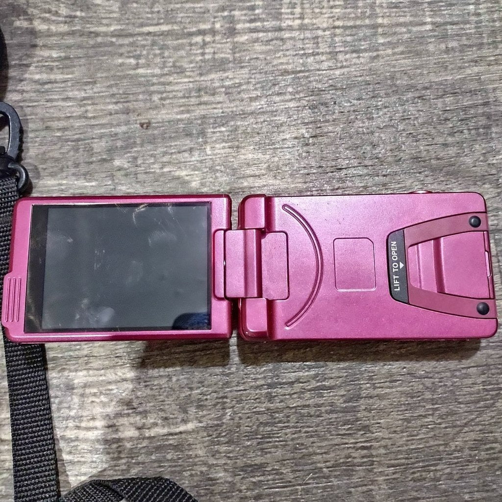 Nikon COOLPIX S6900 16MP Compact Digital Camera (Black) with Flip Screen and Wi-Fi 🍥 🎀📷