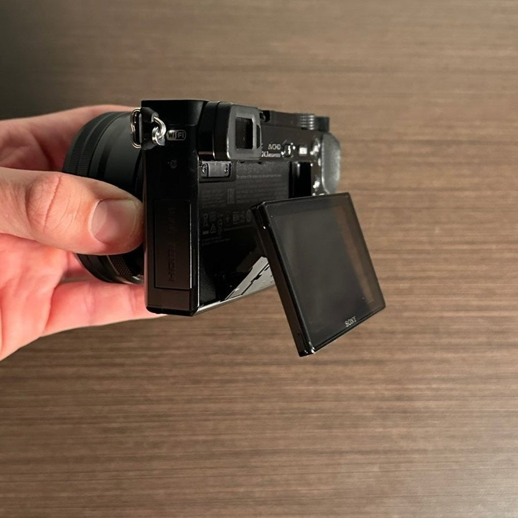 Used Sony Alpha a6000 Mirrorless Camera with 16-50mm Retractable Lens 🍥🎀📷