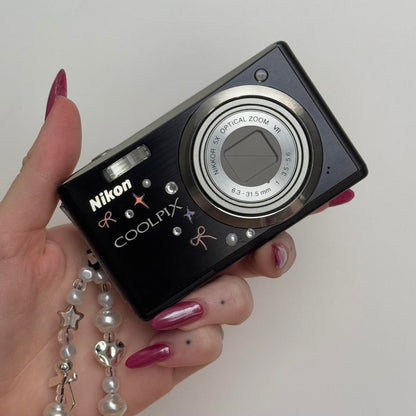 Used Nikon Coolpix S560 Digital Camera